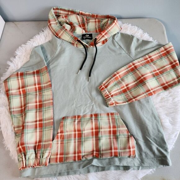 Light Green Pullover Hoodie with Plaid Front Pockets & Sleeve (NWOT) - Picture 11 of 13